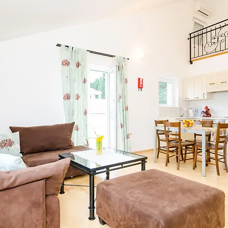Appartement Cozy Duplex A2, In A Stone Built House, Sunset Near *